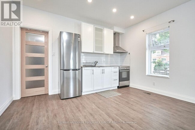 Building Photo - 77 Victoria St