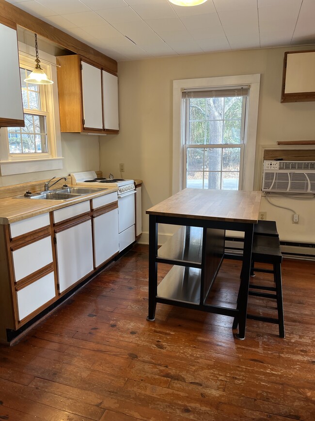 Large kitchen island - 1000 N Greensboro St