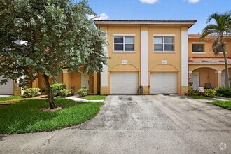Building Photo - 513 Talia Cir