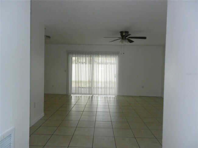 Building Photo - 2080 Southpointe Dr
