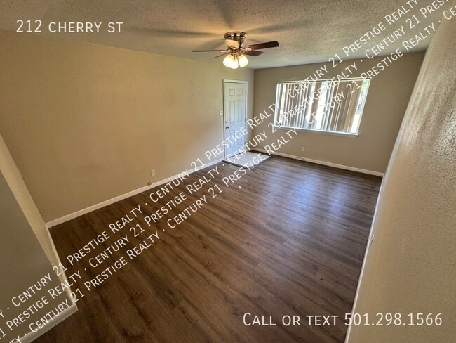 Building Photo - 212 Cherry St