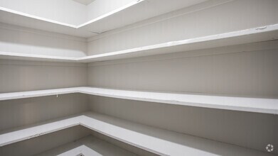 2BR,1BA,- 925SF - Lake Village