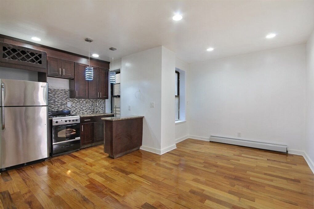Foto principal - 85 Ralph Ave