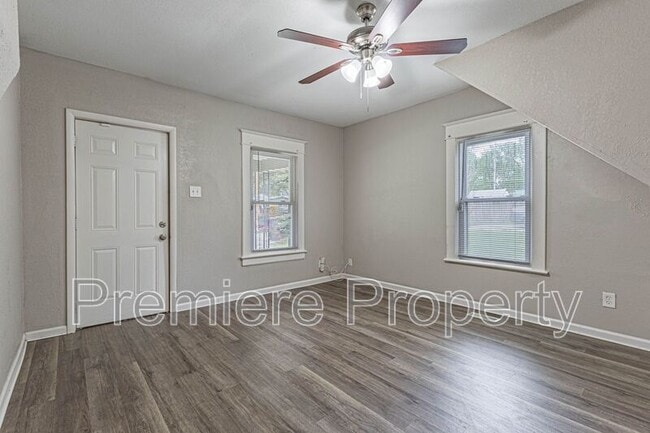 Building Photo - 815 S Grand Ave