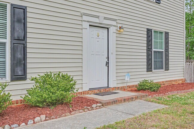 Building Photo - 601 Huntly Dr