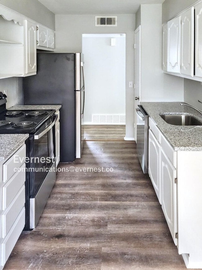 Building Photo - 10555 Langford Dr