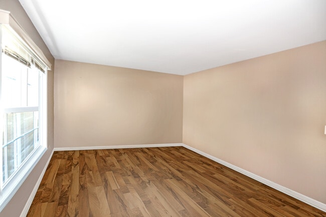 Living Room #1 - 1462 Walnut Cir