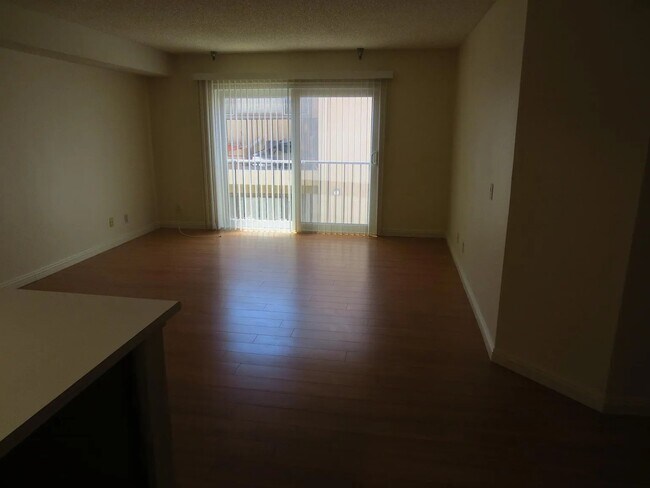 Foto del edificio - 10611 Moorpark St