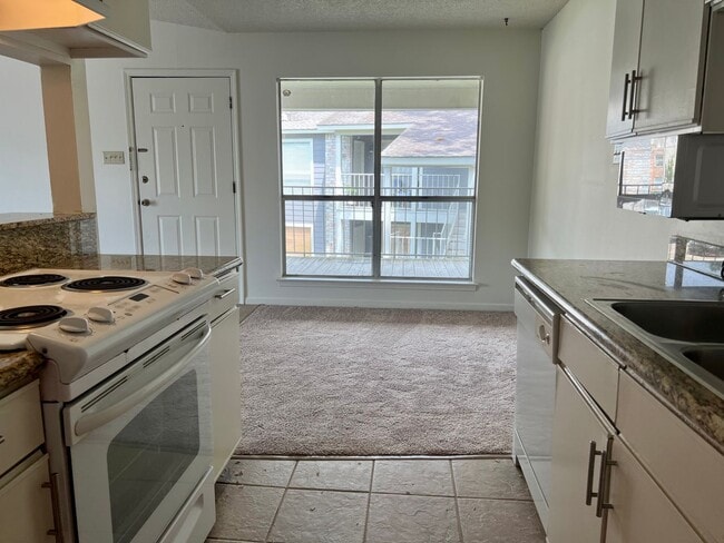 Photo - Spacious 2 BR with great location near LSU and downtown Baton Rouge Apartment