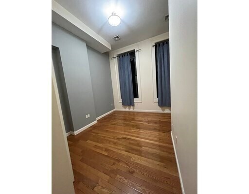 Building Photo - 50 Temple Pl