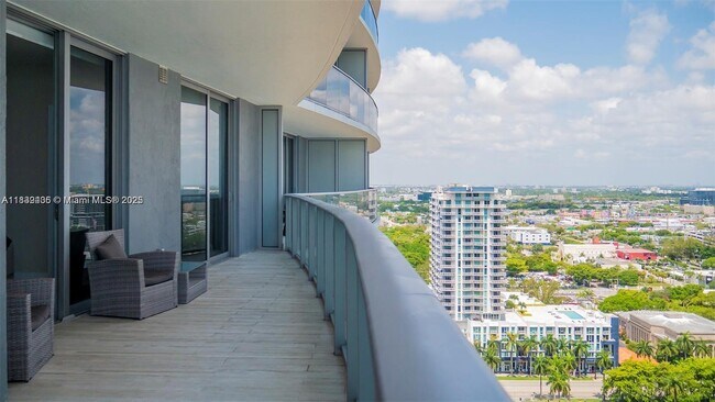 Foto del edificio - 488 NE 18th St