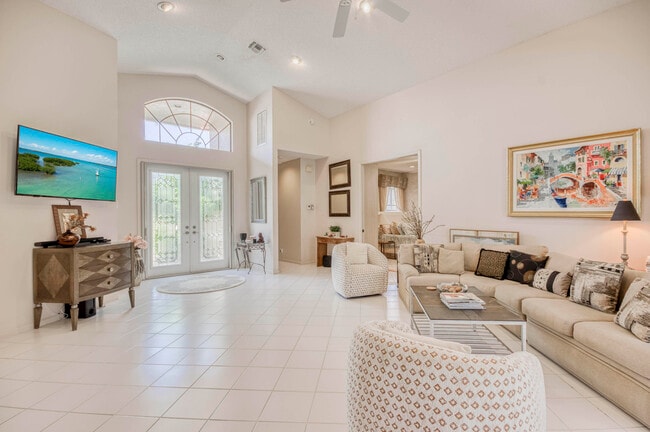 Building Photo - 10080 Dover Carriage Ln