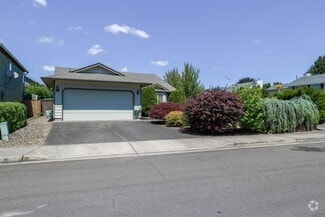 Building Photo - 116 NE 146th St