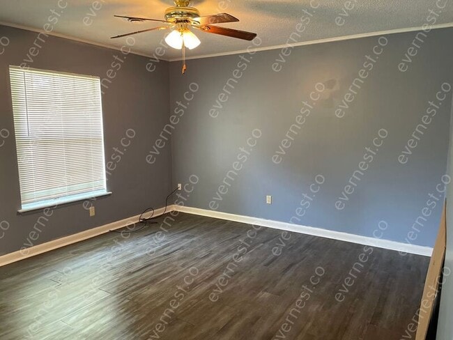 Foto del edificio - 8881 Millard Lee Ln