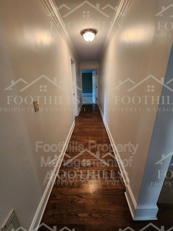 Building Photo - 300 Brittany Park