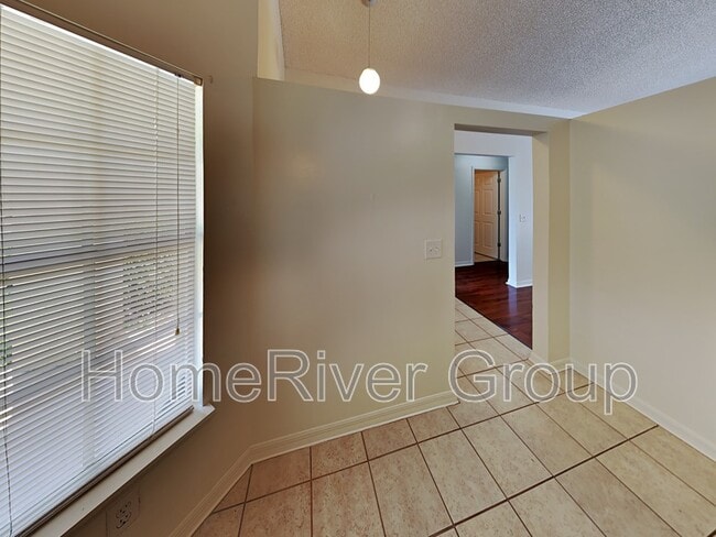 Building Photo - 6816 Whitetail Ct