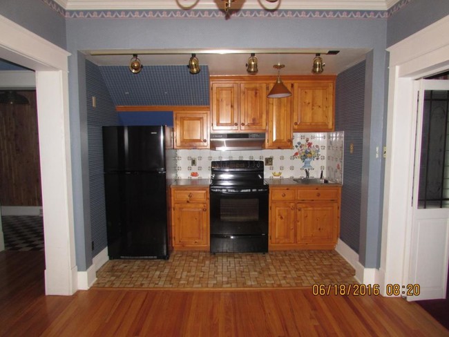 Building Photo - 123 S 2nd Street, Unit 2