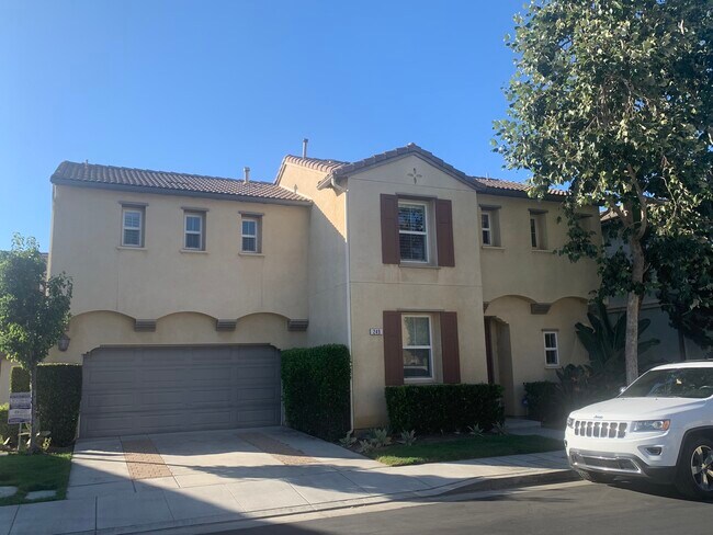 Building Photo - 249 W Sparkleberry Ave