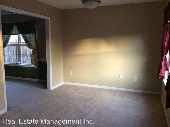 Foto del edificio - 104 Tucker Creek Ln