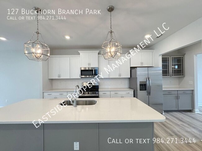 Foto del edificio - 127 Buckhorn Br Pk