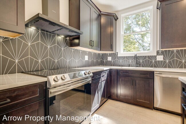 Foto del edificio - 3 br, 3.5 bath House - 338 Ewing Drive