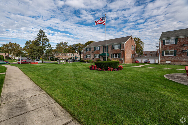 Building Photo - Valley Park Estates