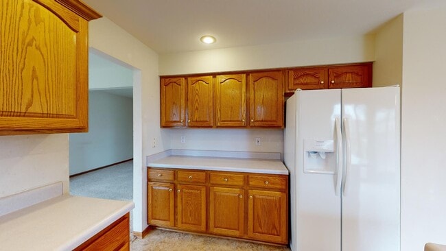 Building Photo - Available 9/20 - Established Neighborhood