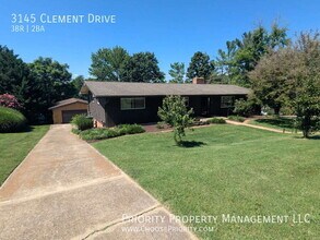 Building Photo - 3145 Clement Dr