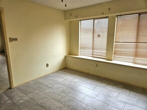 Building Photo - 8215 Summer Quail Dr