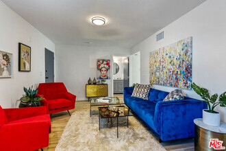 Building Photo - 6640 Woodley Ave