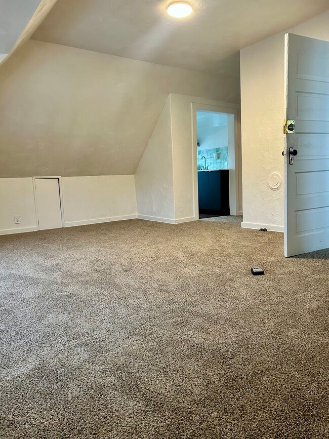 Building Photo - 205 S Ohio St