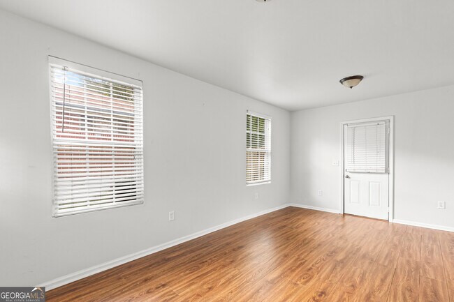 Building Photo - 2788 Lancaster Dr