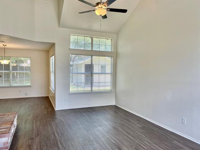 Building Photo - 5202 Sherburne Dr