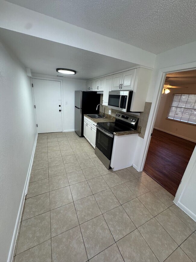 Foto del edificio - 1735 NE 2nd St