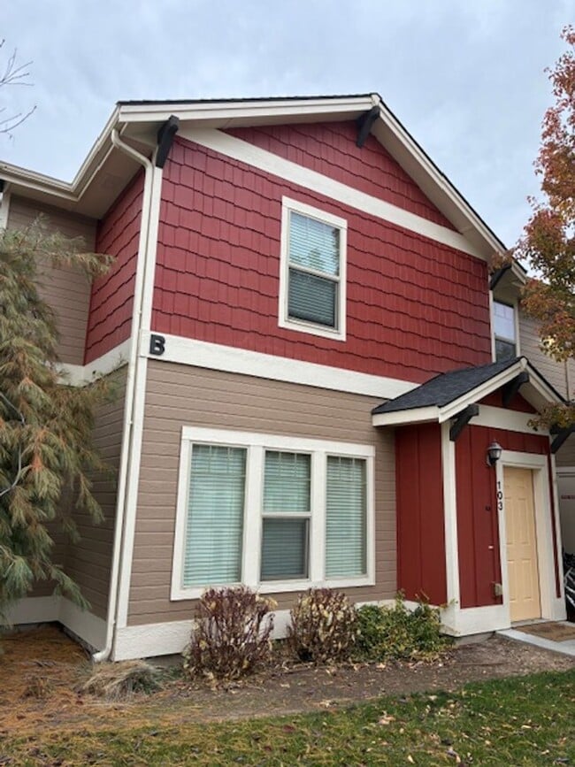 Building Photo - 1530 W Ann Taylor St