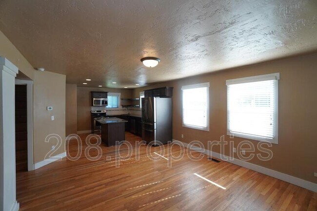 Foto del edificio - 1202 W Hale St