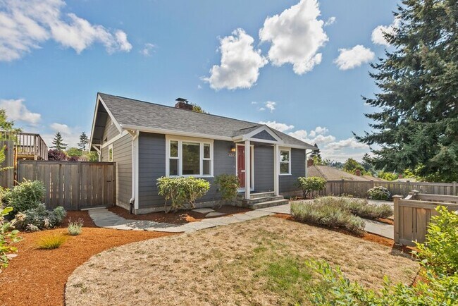 Building Photo - Immaculate West Seattle Home – Prime Locat...