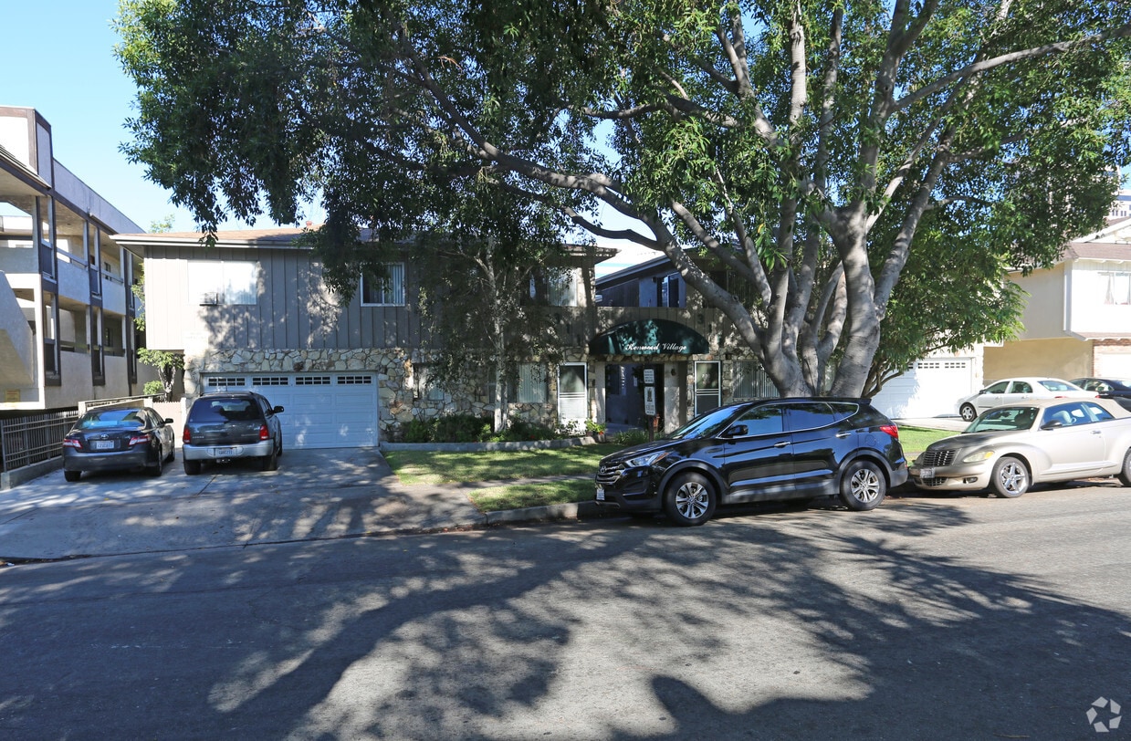 Building Photo - Kenwood Village