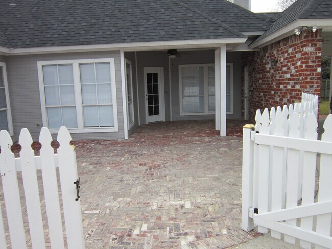 Building Photo - 10321 S Braxton Dr