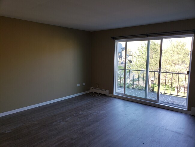 Foto del edificio - 1665 Coach Dr