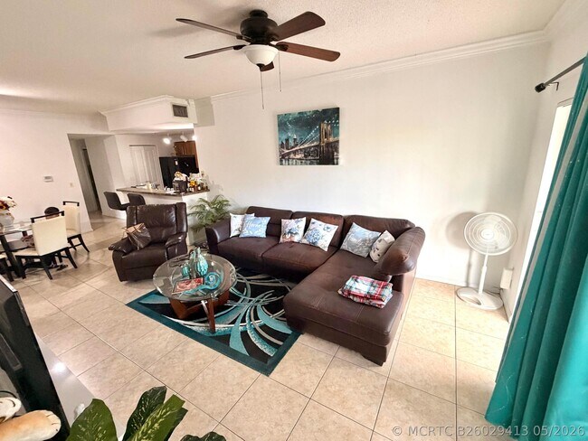 Foto del edificio - 6020 W Sample Rd