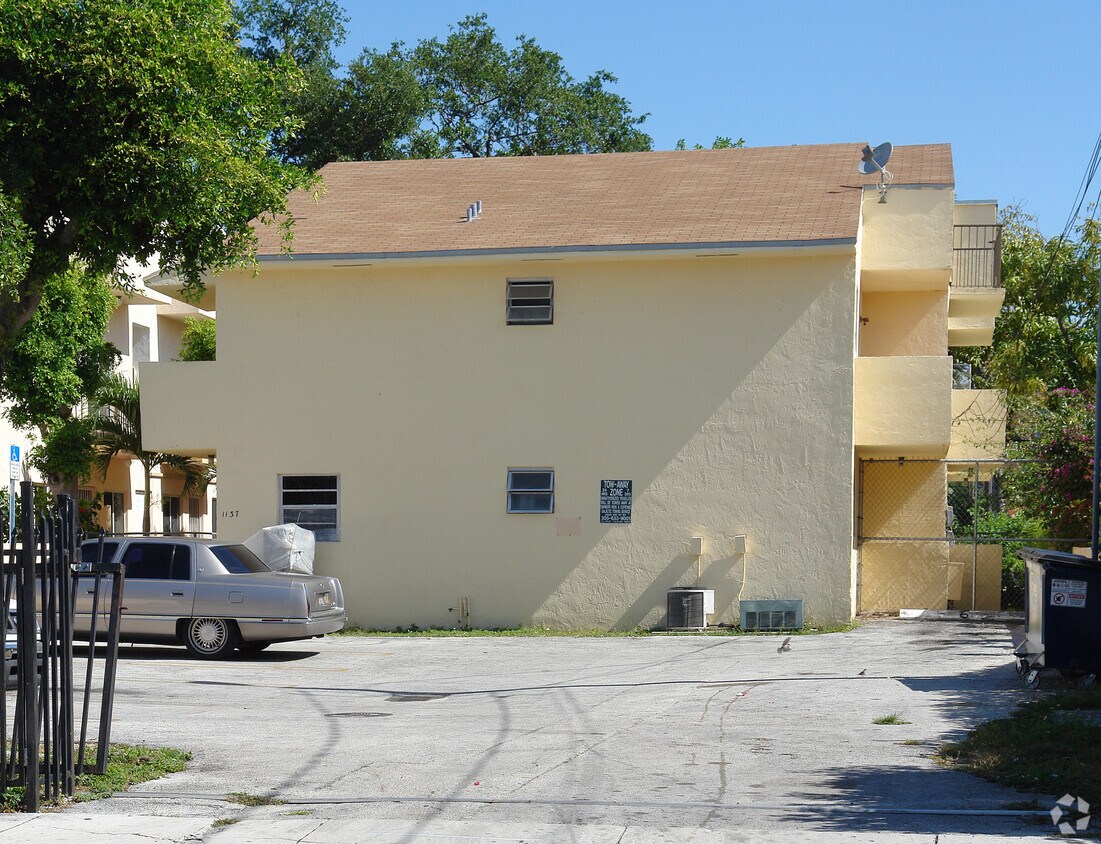 Primary Photo - 1137 NW 2nd St