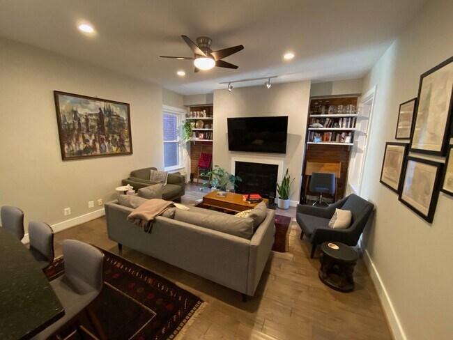 Foto del edificio - Lovely 2 BR/1 BA Condo in Columbia Heights!