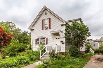 Building Photo - 41 Carleton Ave