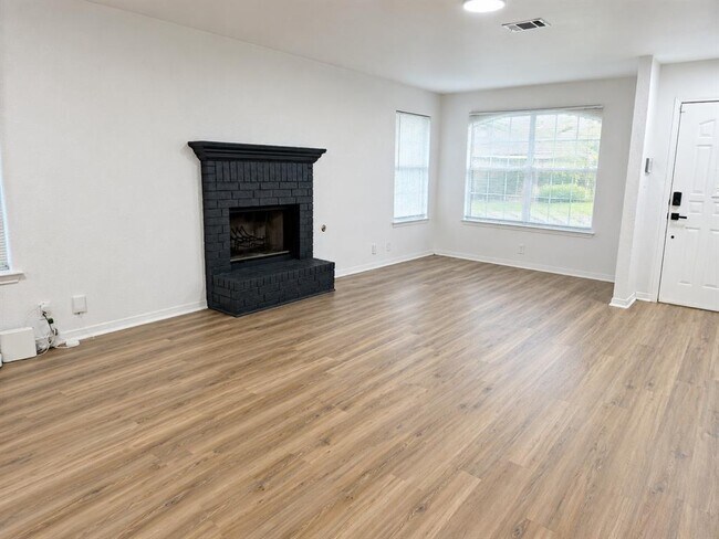 Building Photo - 2012 Balsam Way