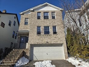 Building Photo - 197 N 11th St