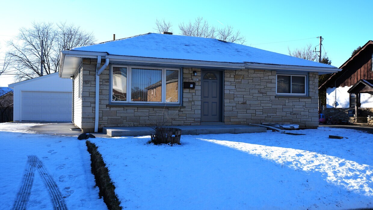 Primary Photo - 4843 N 91st St