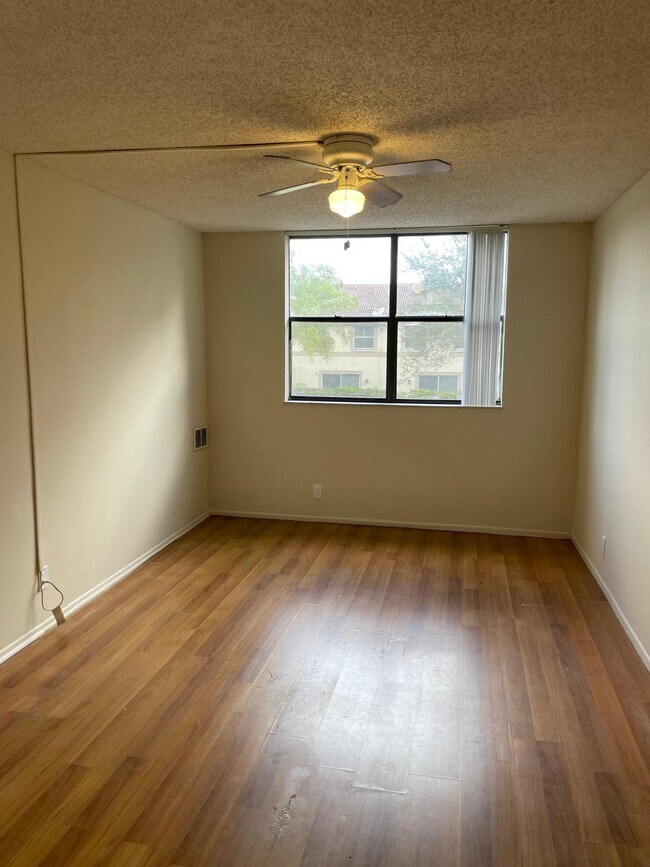 2501 Riverside Dr Unit 204A, Coral Springs, FL 33065 Condo for Rent