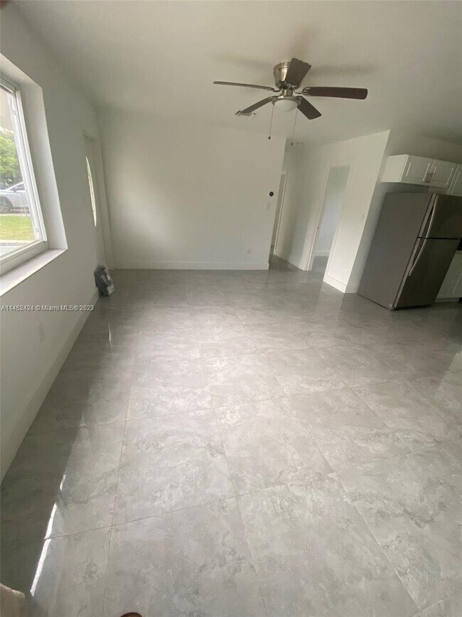 Foto del edificio - 9244 Broad Manor Rd