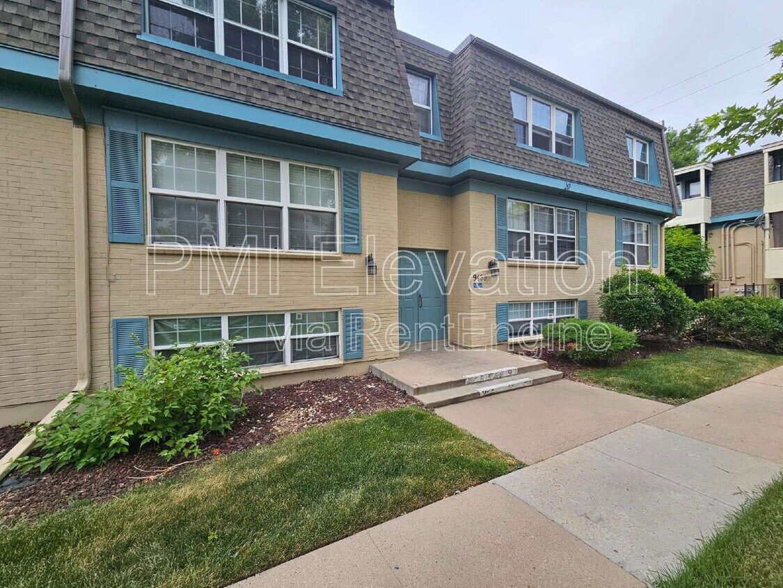 Foto principal - 9430 E Girard Ave